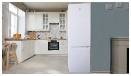 Холодильник Indesit DS 320 W