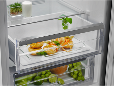 Холодильник Electrolux RNC7ME34W2 Холодильник Electrolux RNC7ME34W2