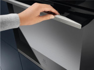 Духовой шкаф Electrolux OKE8C39WX Духовой шкаф Electrolux OKE8C39WX