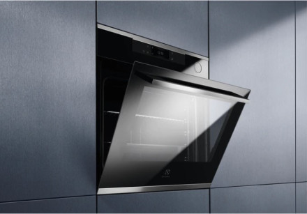 Духовой шкаф Electrolux OKE8C39WX Духовой шкаф Electrolux OKE8C39WX