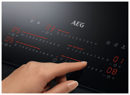 Электрическая варочная панель AEG IKE85753IB Электрическая варочная панель AEG IKE85753IB