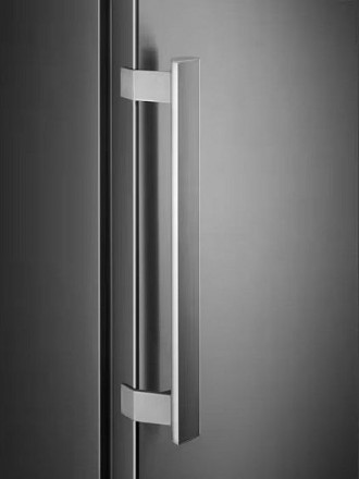 Холодильник ELECTROLUX LRC5ME38X2