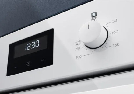 Встраиваемый электрический духовой шкаф Electrolux EOF3H70V