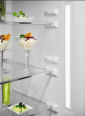 Холодильник ELECTROLUX LNT7ME36X3