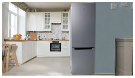 Холодильник Indesit DS 4200 S B Холодильник Indesit DS 4200 S B