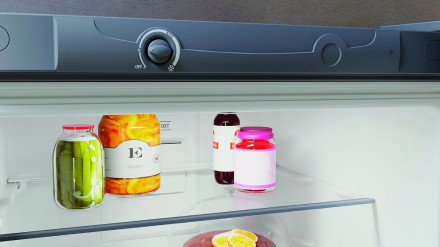 Холодильник HOTPOINT-ARISTON HT 4201I S Холодильник HOTPOINT-ARISTON HT 4201I S