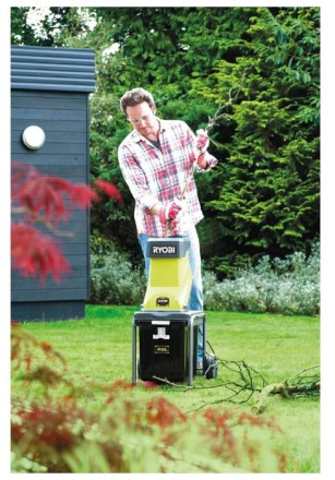 Измельчитель электрический RYOBI RSH2545B 2.5 кВт Измельчитель электрический RYOBI RSH2545B 2.5 кВт