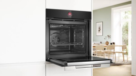 Духовой шкаф Bosch HBG 7721B1
