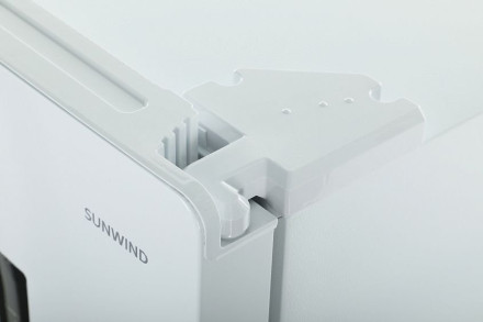 Холодильник SUNWIND SCS504F Холодильник SUNWIND SCS504F