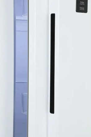 Холодильник SUNWIND SCS504F Холодильник SUNWIND SCS504F