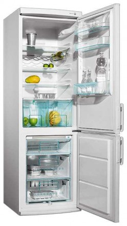 Холодильник Electrolux ENB 3440