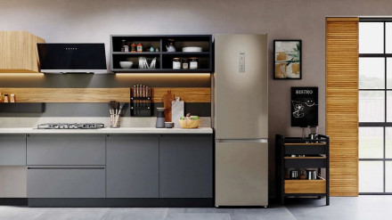 Холодильник HOTPOINT-ARISTON HT 6200 BZ Холодильник HOTPOINT-ARISTON HT 6200 BZ