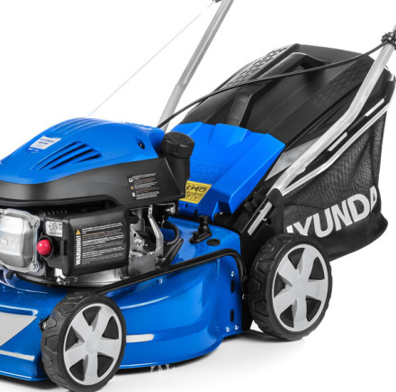Газонокосилка бензиновая Hyundai L 4220 Газонокосилка бензиновая Hyundai L 4220