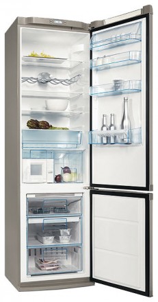 Холодильник Electrolux ENB 38637 X