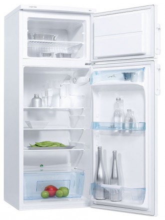 Холодильник Electrolux ERD 24304 W