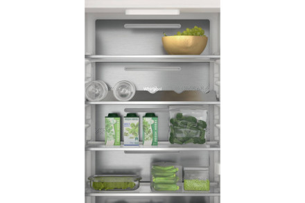 Встраиваемый холодильник Whirlpool WHC20T352