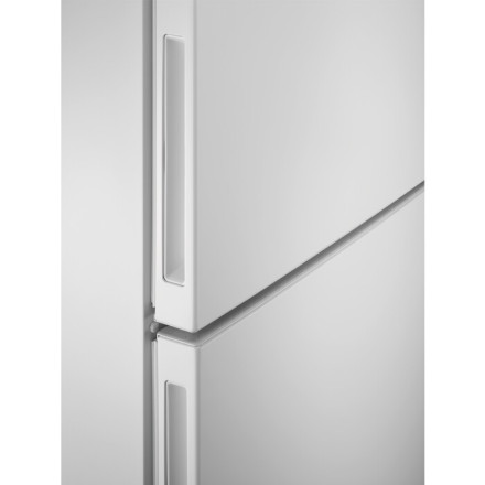 Холодильник Electrolux RNC7ME32W2 Холодильник Electrolux RNC7ME32W2