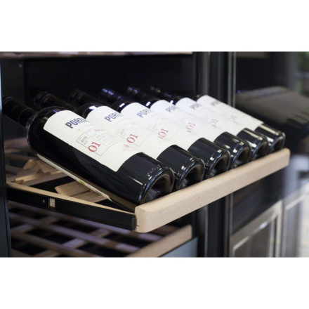 Винный шкаф Caso WineComfort 180