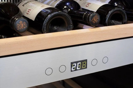 Винный шкаф Caso WineComfort 180