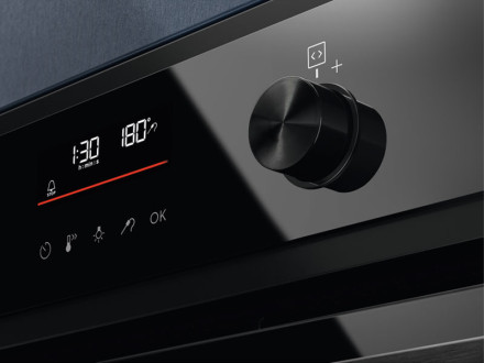 Электрический духовой шкаф Electrolux EOC6P77H