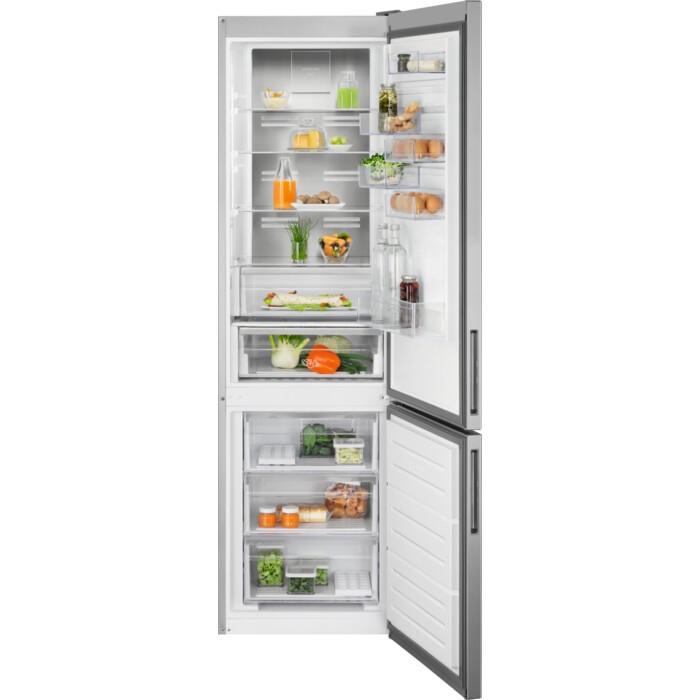 Холодильник встроенный двухкамерный no frost. Холодильник Electrolux rnc7me32w2. Electrolux rnc7me34w2. Electrolux rnt7me34x2. Встраиваемый холодильник Электролюкс rnt3ff18s.